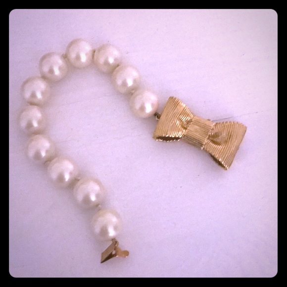 Kate spade pearl bow bracelet - Picture 1 of 3